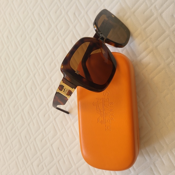 Hermes Brown Sunglasses with Sleek Design - Picture 1 of 11